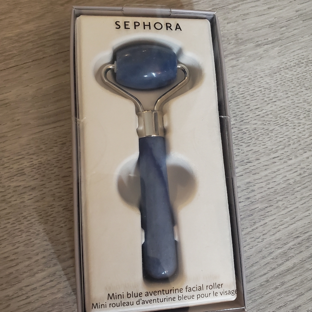 BNIB Mini Facial Roller